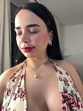 Snapshot of GeorginaJones chatting on October 2025 11:15:01 PM GeorginaJones online show from October 2025 11:15:01 PM