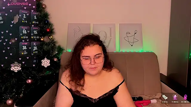 Snapshot of Curvy_Jane chatting on December 2024 07:36:02 AM Curvy Jane online show from December 2024 07:36:02 AM