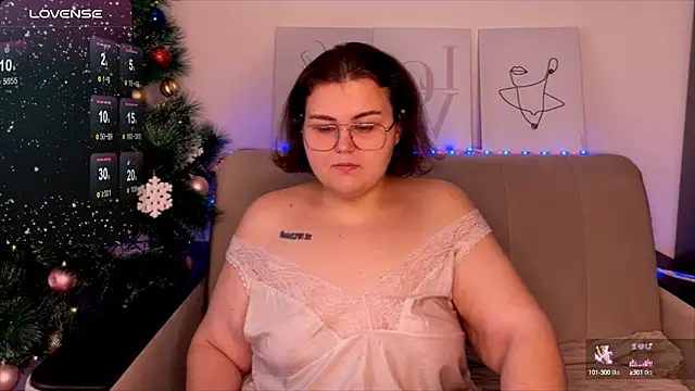 Snapshot of Curvy_Jane chatting on December 2024 06:44:01 AM Curvy Jane online show from December 2024 06:44:01 AM