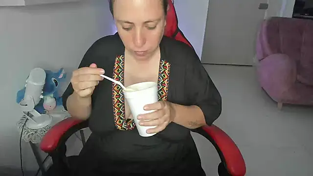 Snapshot of valery_adams1 chatting on February 2025 03:30:01 AM valery adams1 online show from February 2025 03:30:01 AM