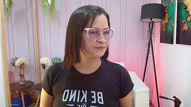 Britney taylor  online show from January 2025 07:10:01 PM