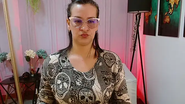 Britney taylor  online show from January 2025 06:21:01 PM