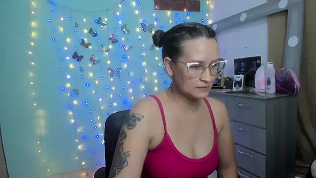 Britney taylor  online show from February 2025 11:57:02 PM