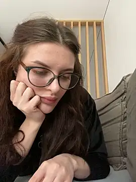 little belucci online show from February 2025 11:54:02 AM