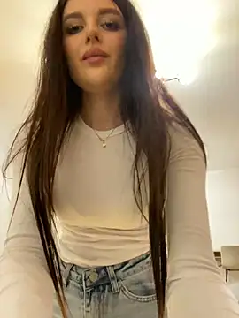 little belucci online show from March 2025 07:53:01 PM