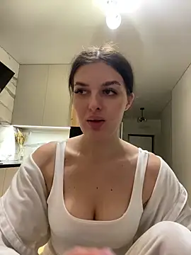 little belucci online show from February 2026 04:03:02 PM