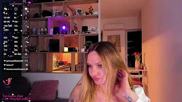 Snapshot of _alleyesonme_ chatting on February 2025 09:46:01 AM alleyesonme online show from February 2025 09:46:01 AM