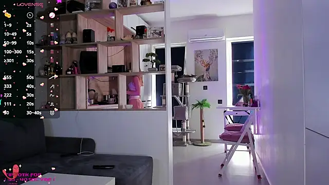 Snapshot of _alleyesonme_ chatting on March 2025 01:51:01 PM alleyesonme online show from March 2025 01:51:01 PM