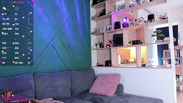 Snapshot of _alleyesonme_ chatting on March 2025 12:02:02 PM alleyesonme online show from March 2025 12:02:02 PM