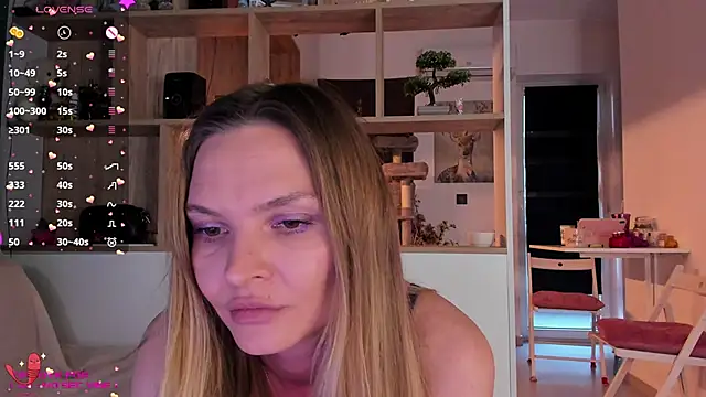 Snapshot of _alleyesonme_ chatting on March 2025 04:18:02 PM alleyesonme online show from March 2025 04:18:02 PM