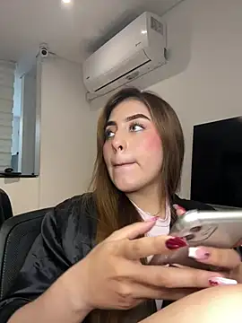 MaddyyLennon online show from January 2025 04:59:01 PM