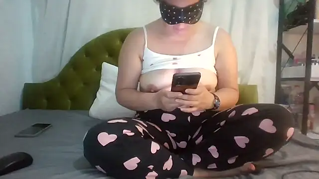 Snapshot of insatiableeee chatting on May 2026 08:51:01 PM insatiableeee online show from May 2026 08:51:01 PM