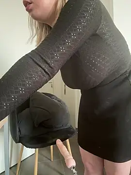 Snapshot of dollssfr chatting on January 2025 11:13:02 AM dollssfr online show from January 2025 11:13:02 AM