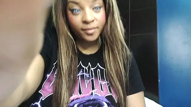 Snapshot of ExoticEmpress18 chatting on November 2025 12:08:02 AM ExoticEmpress18 online show from November 2025 12:08:02 AM