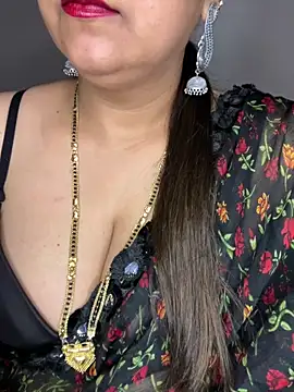 Snapshot of Zoya_Varma004 chatting on May 2026 10:33:01 AM Zoya Varma004 online show from May 2026 10:33:01 AM