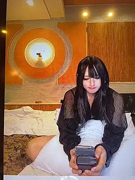 Snapshot of Chika-ch chatting on October 2025 04:45:02 AM Chika-ch online show from October 2025 04:45:02 AM