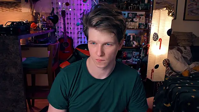 Snapshot of Breston_Sweet chatting on December 2024 09:31:02 PM Breston Sweet online show from December 2024 09:31:02 PM