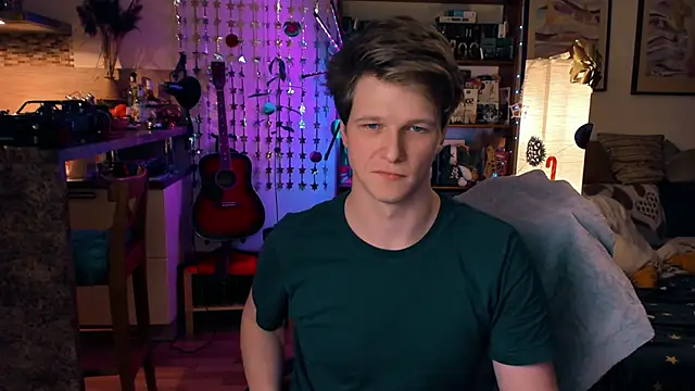 Snapshot of Breston_Sweet chatting on December 2024 07:43:02 PM Breston Sweet online show from December 2024 07:43:02 PM