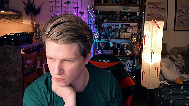 Snapshot of Breston_Sweet chatting on December 2024 05:10:02 PM Breston Sweet online show from December 2024 05:10:02 PM