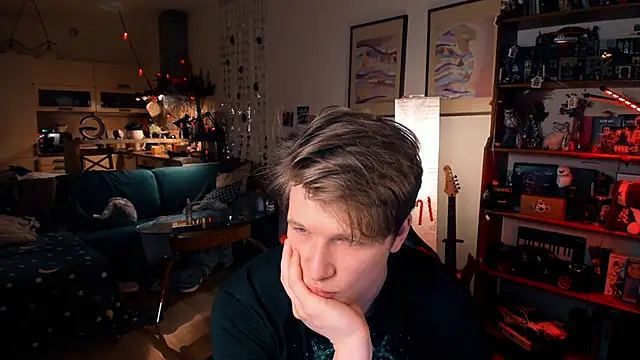 Snapshot of Breston_Sweet chatting on January 2025 10:11:02 PM Breston Sweet online show from January 2025 10:11:02 PM