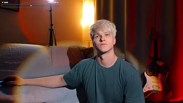 Snapshot of Breston_Sweet chatting on October 2025 02:48:01 AM Breston Sweet online show from October 2025 02:48:01 AM