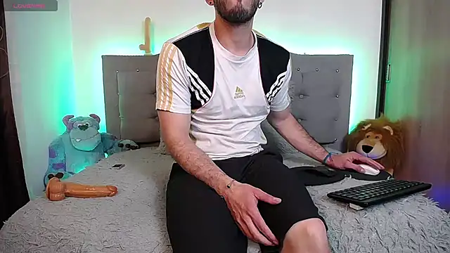 Snapshot of Danny_hot_fun chatting on January 2025 04:26:01 AM Danny hot fun online show from January 2025 04:26:01 AM