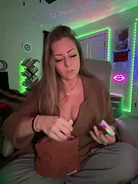 Snapshot of sage_love chatting on December 2024 01:56:01 AM sage love online show from December 2024 01:56:01 AM