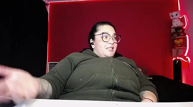 Snapshot of lulubigtitts1 chatting on December 2024 04:07:02 AM lulubigtitts1 online show from December 2024 04:07:02 AM