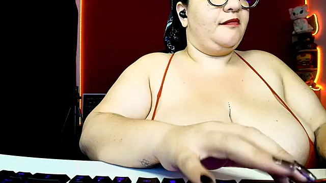 Snapshot of lulubigtitts1 chatting on February 2025 05:16:01 AM lulubigtitts1 online show from February 2025 05:16:01 AM