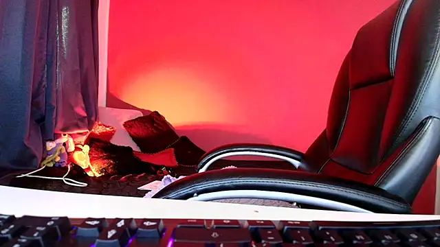 Snapshot of lulubigtitts1 chatting on April 2026 03:12:01 PM lulubigtitts1 online show from April 2026 03:12:01 PM