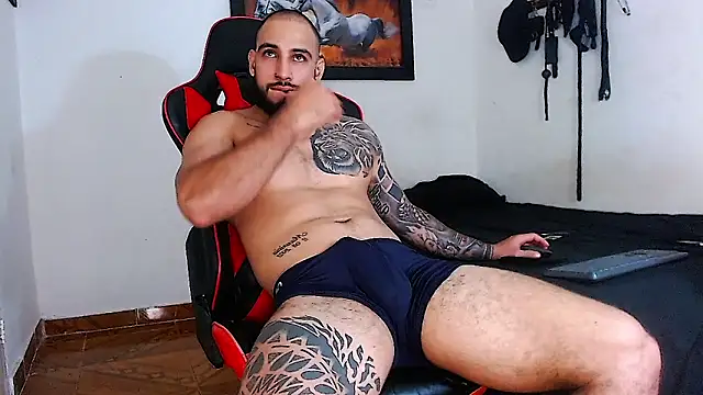 Snapshot of leonidas_18k chatting on December 2024 01:35:02 AM leonidas 18k online show from December 2024 01:35:02 AM