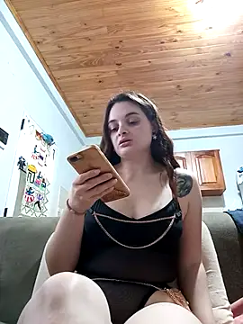 Emmacut online show from October 2025 01:09:01 PM