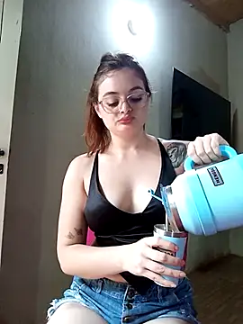 Emmacut online show from November 2025 03:30:02 PM