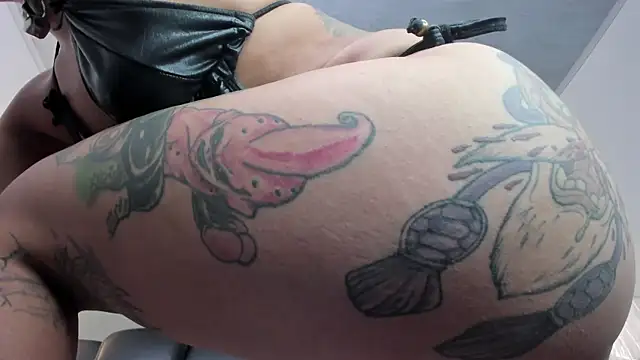 miss vaiolette online show from February 2025 02:16:02 PM