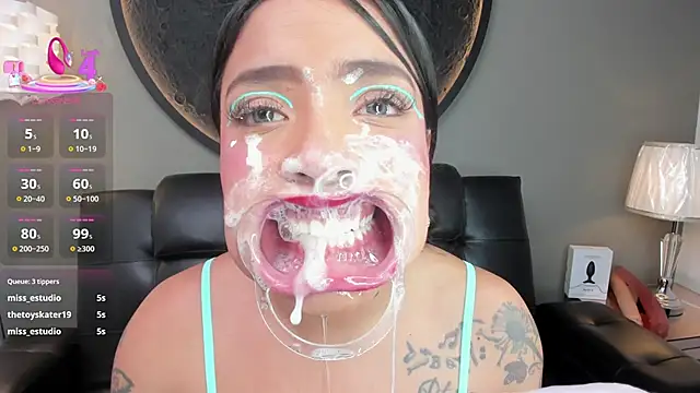 miss vaiolette online show from February 2025 02:10:02 PM