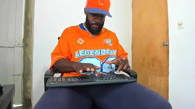 Snapshot of DaleHamilton chatting on December 2024 04:15:01 PM DaleHamilton online show from December 2024 04:15:01 PM