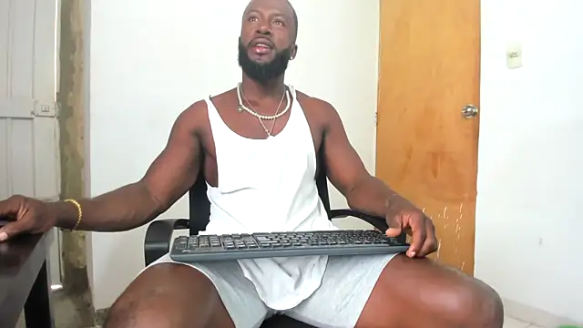 Snapshot of DaleHamilton chatting on December 2024 02:59:02 PM DaleHamilton online show from December 2024 02:59:02 PM