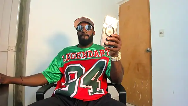 Snapshot of DaleHamilton chatting on March 2025 01:30:01 PM DaleHamilton online show from March 2025 01:30:01 PM