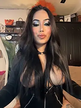 BigDominaMia online show from November 2025 10:37:01 AM