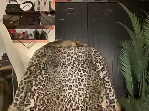 BigDominaMia online show from April 2026 11:47:02 AM