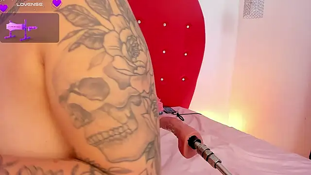 Snapshot of nicolette_rock chatting on January 2025 01:38:02 PM nicolette rock online show from January 2025 01:38:02 PM