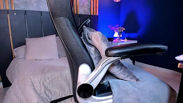 shanelhot online show from February 2025 12:59:02 AM