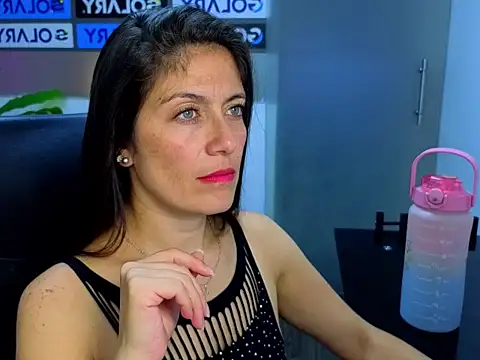 Snapshot of AnnyMilet_ chatting on March 2026 10:58:02 PM AnnyMilet online show from March 2026 10:58:02 PM