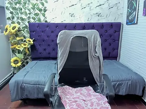 Snapshot of AnnyMilet_ chatting on March 2026 03:56:01 AM AnnyMilet online show from March 2026 03:56:01 AM