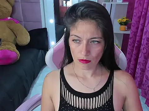 Snapshot of AnnyMilet_ chatting on March 2026 11:04:01 PM AnnyMilet online show from March 2026 11:04:01 PM