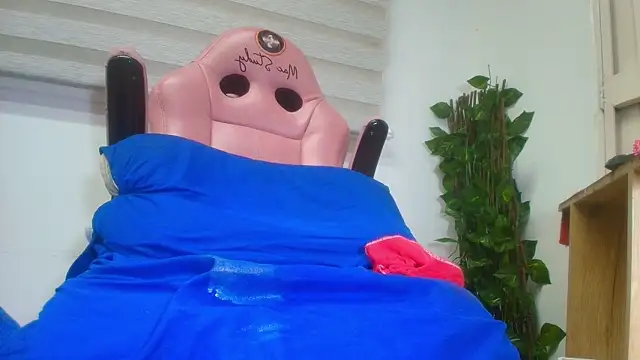 Snapshot of _linda_milk_ chatting on February 2025 09:13:02 AM  linda milk  online show from February 2025 09:13:02 AM