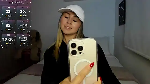 Snapshot of sophi_mooreno chatting on July 2026 02:18:02 AM sophi mooreno online show from July 2026 02:18:02 AM