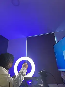 Lucas eevans online show from February 2026 03:19:01 PM