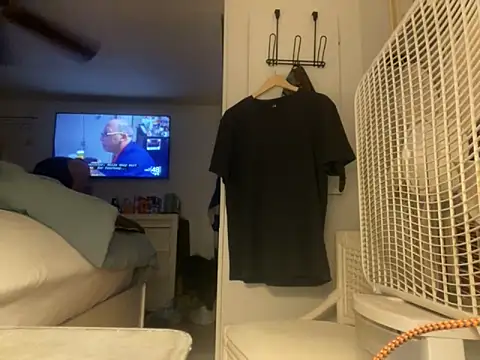 Snapshot of Dval1993 chatting on October 2025 02:34:02 AM Dval1993 online show from October 2025 02:34:02 AM