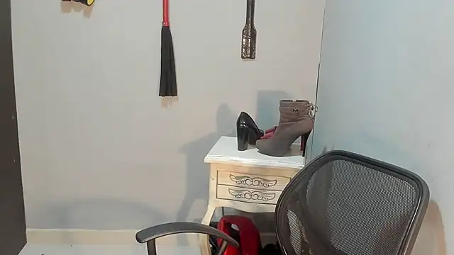 sandyquinnxx online show from April 2026 05:17:01 PM